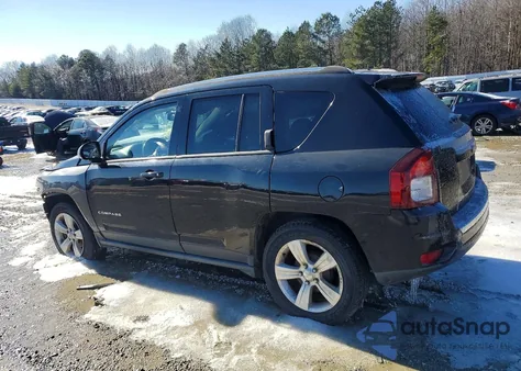 2015 Jeep Compass Latitude z USA, uszkodzony, nr VIN 1C4NJCEA4FD373338